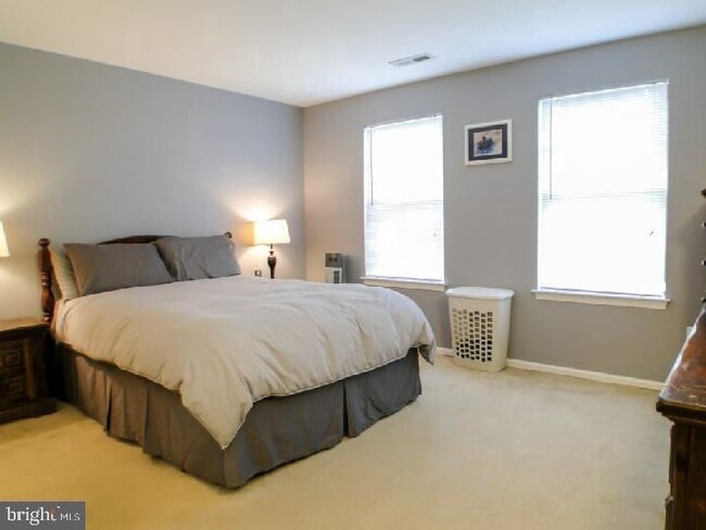 Building Photo - 393 Redbud Ct
