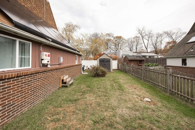 Building Photo - 90 Brightwood Ave