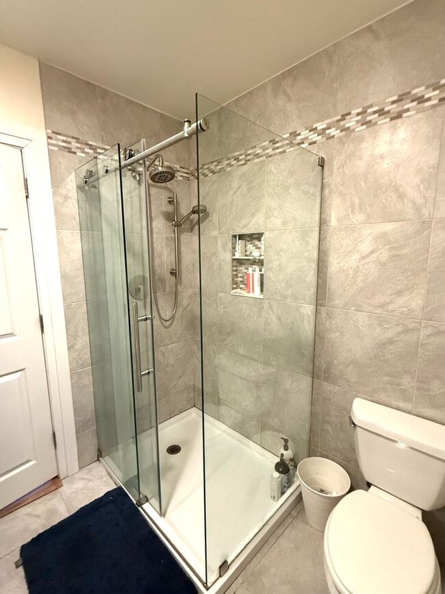 Building Photo - Charming 2 Bed + 2 Bath in the West End