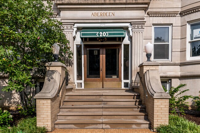 Primary Photo - 20 N Kingshighway Blvd