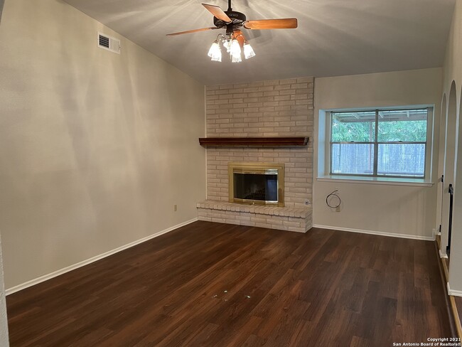 Building Photo - 5314 Peppermint Ln