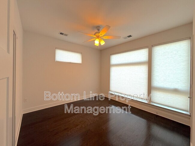 Building Photo - 118 W Poindexter Dr