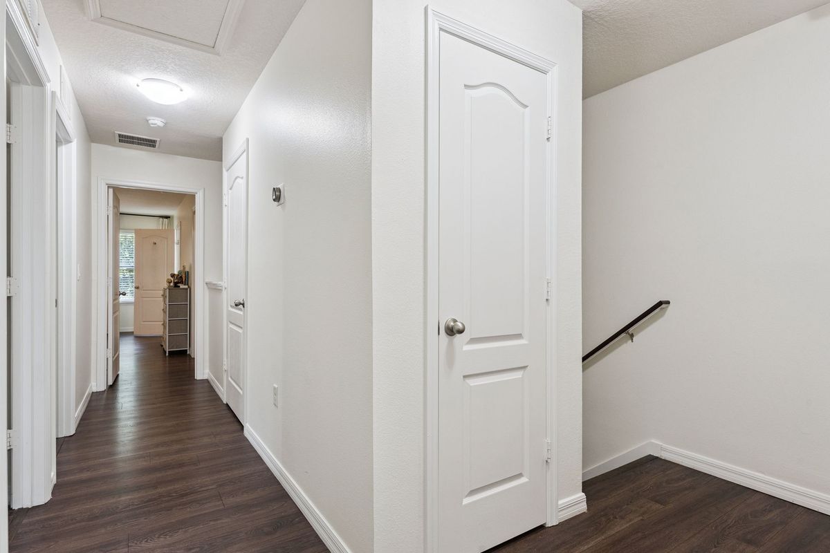 Building Photo - 1356 Scarlet Oak Loop