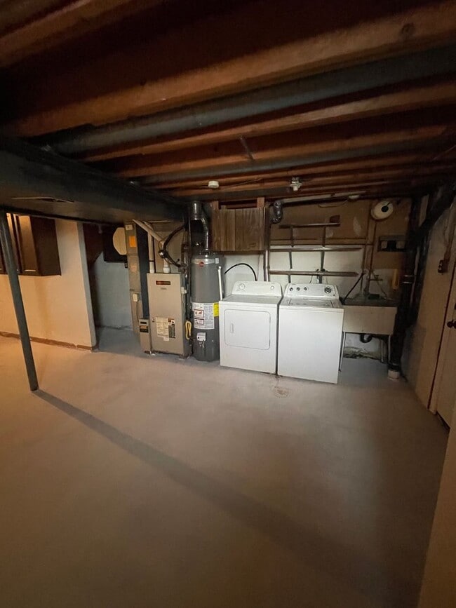 Building Photo - 120 Scottsdale Dr