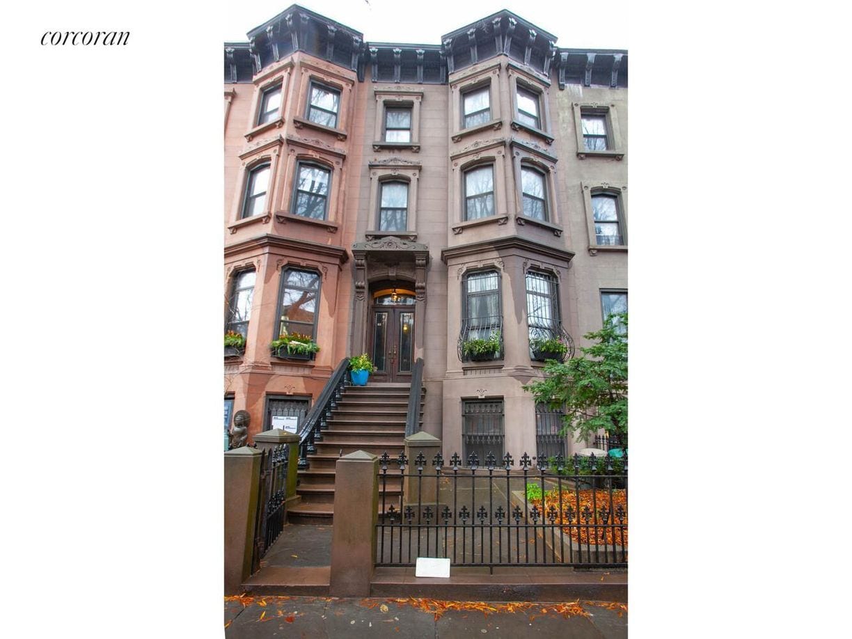 Building Photo - 152 6th Ave