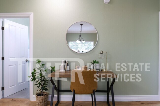 Building Photo - 2531 27th St