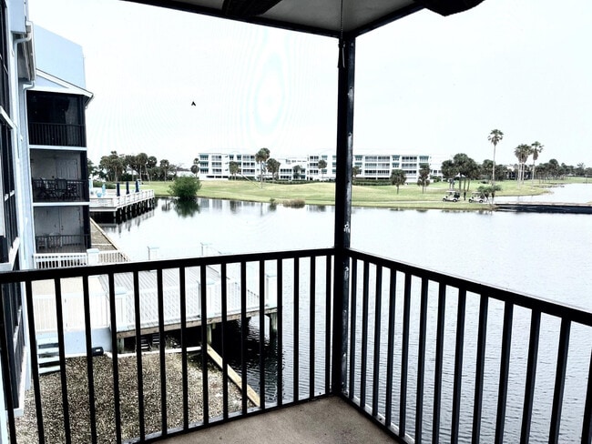 Building Photo - 40 NE Plantation Rd