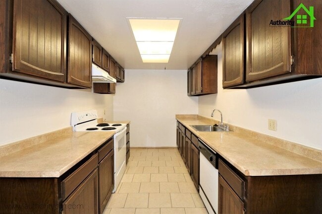 Building Photo - 915 West St