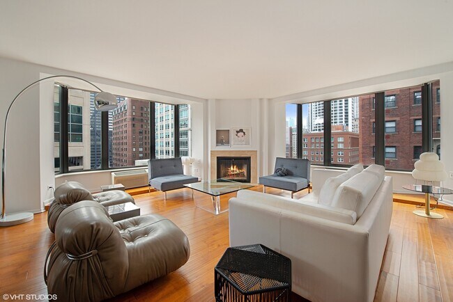 Building Photo - 40 E Delaware Pl