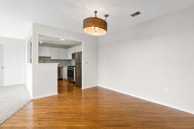 Building Photo - 1636 King Ct