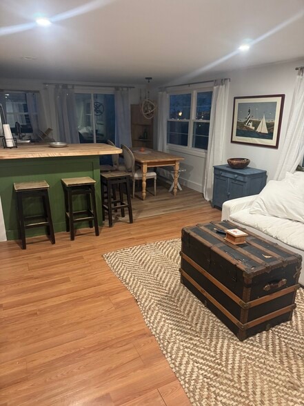 Building Photo - 3 Sylvan Cir