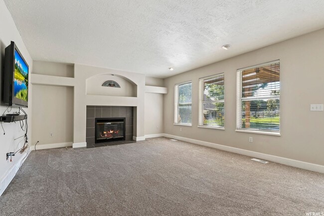Building Photo - Huge Jordan Canal Rd Home on Half Acre Pro...