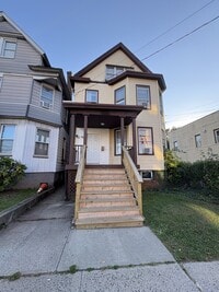 Building Photo - 218 Easton Ave