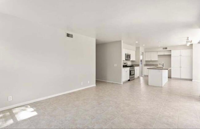 Building Photo - ***COMING SOON*** MOVE IN on 7/20**Desirab...