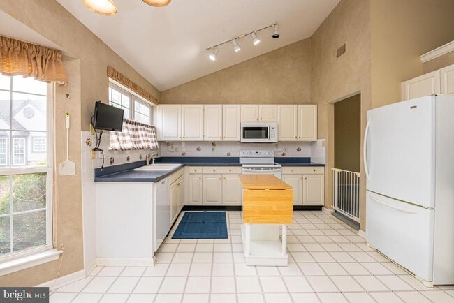 Building Photo - 193 Hawthorne Ct