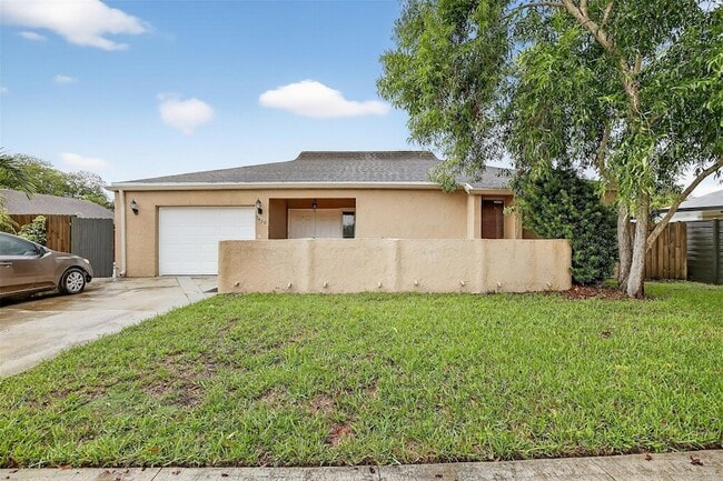 Building Photo - 9430 SW 49th St