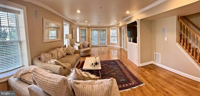 Building Photo - 202 Martins Ln