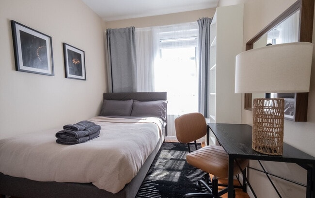 Building Photo - 125 La Salle St