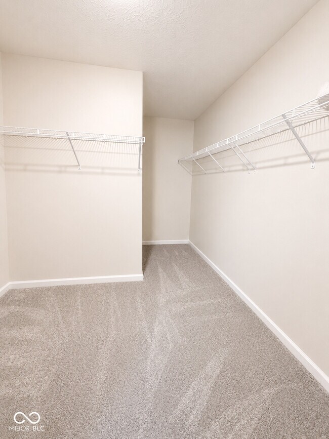 Building Photo - 5872 Wintersweet Ln