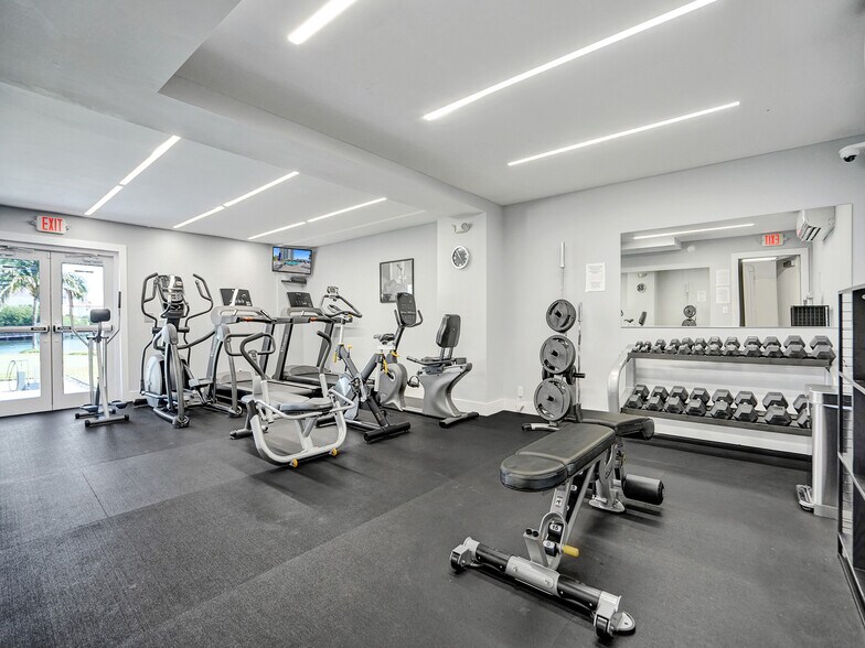 Building Photo - 1610 N Ocean Blvd