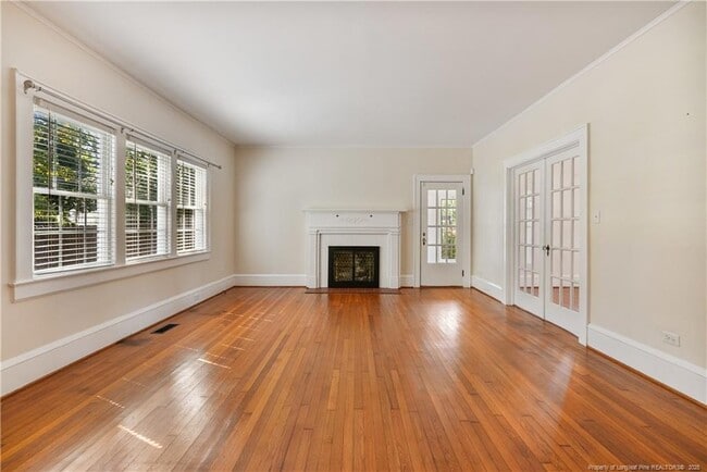 Building Photo - 717 Peden St