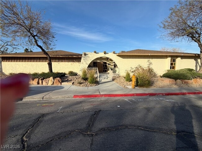 Building Photo - 4734 Roberta St