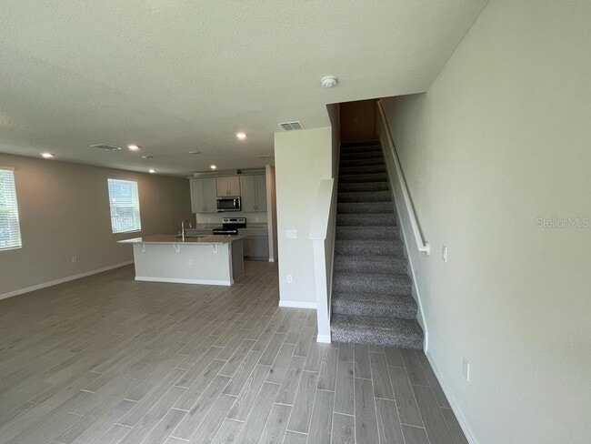 Building Photo - 407 Legacy Lp