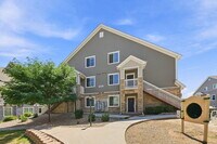 Building Photo - $2,495.95- 3 Bed, 3 Bath Condo in Aurora with In Unit Laundry!