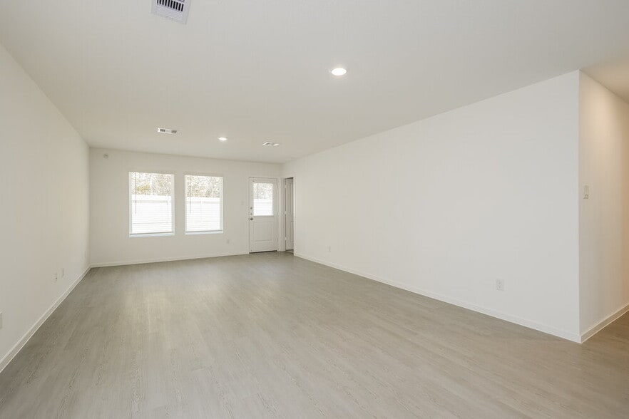 Building Photo - 13495 Bay Springs Dr
