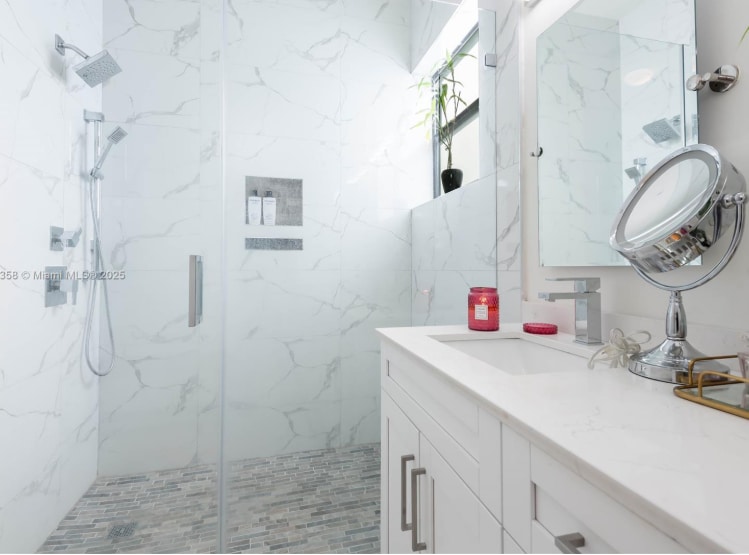 Building Photo - 17320 SW 92nd Ct