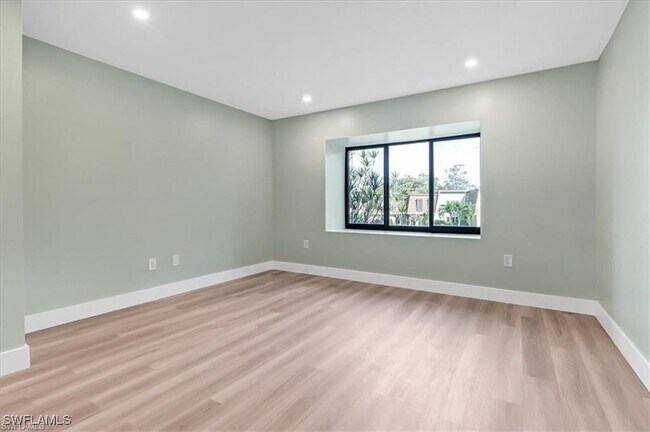 Building Photo - 407 Meadowlark Ln