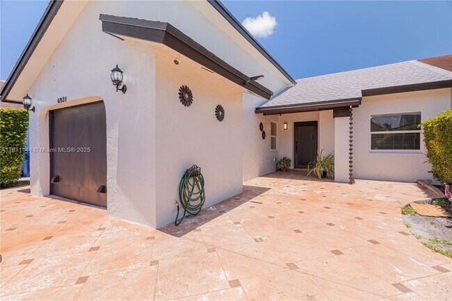 Building Photo - 6931 SW 154th Ct