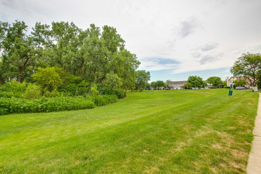 community - 240 Acorn Dr