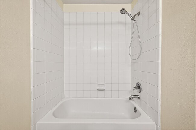 Building Photo - 2510 Fox Water Dr