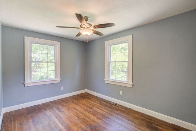 Building Photo - Renovated Home on Quiet Cul-De-Sac