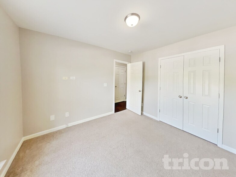 Building Photo - 50 Atherton Dr