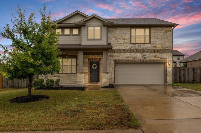 Building Photo - 713 Carillion Dr