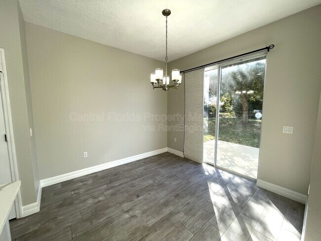 Building Photo - 4032 Meadowlark Dr