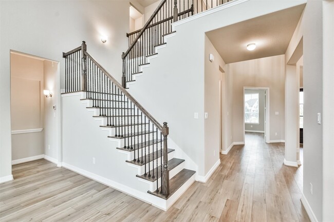 Building Photo - 8211 Chartres Wind Dr