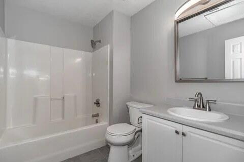 Building Photo - 305 Hazelnut Dr
