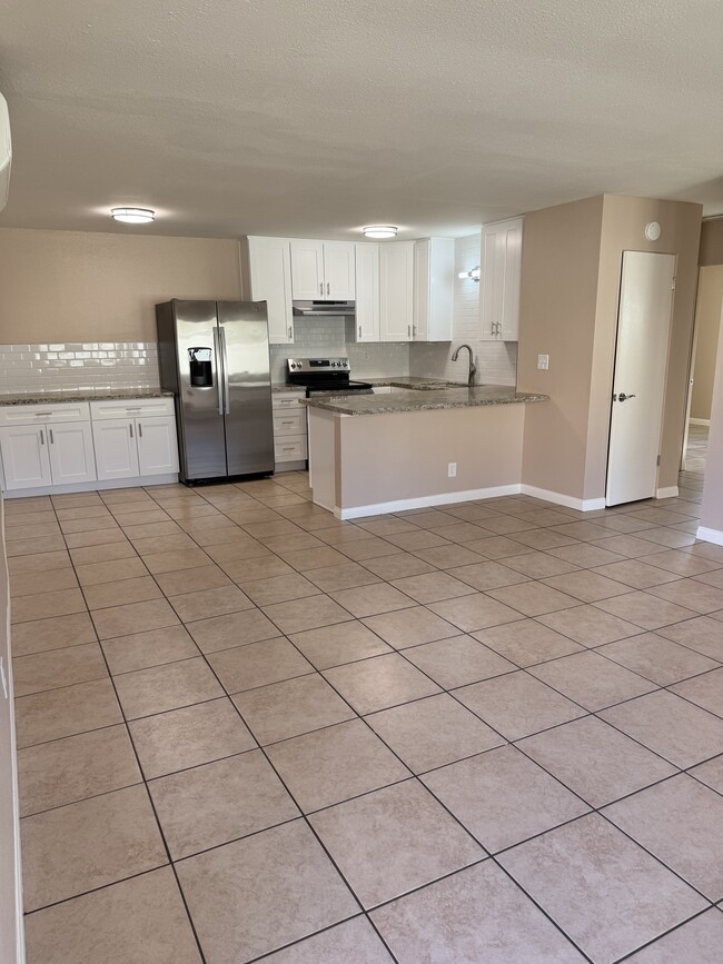 Living room with open kitchen - 1749 S Maple St