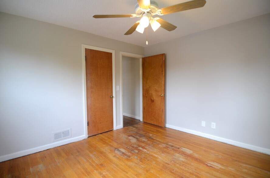 Building Photo - 3982 Longford Dr