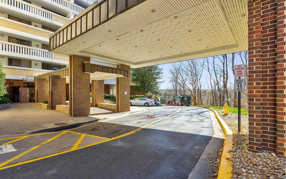 Building Photo - 6101 Edsall Rd