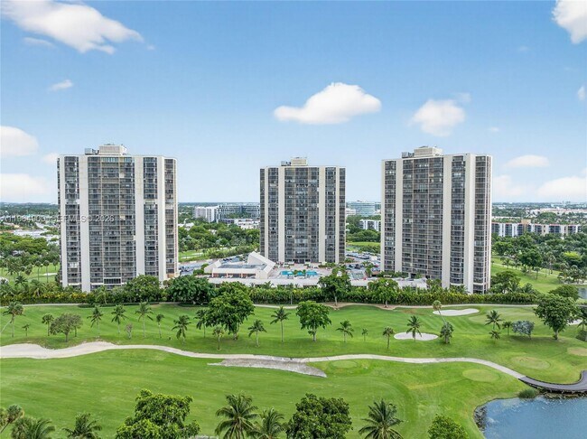 Building Photo - 20379 W Country Club Dr