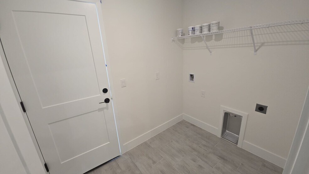 Building Photo - 4061 Birnam Ter