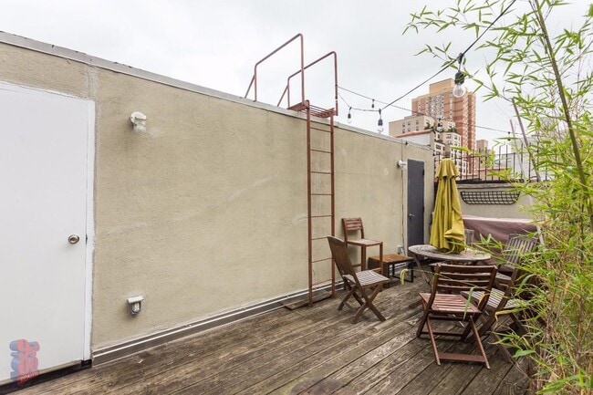 Building Photo - 722 Tenth Ave (49th & 50th St), #5A