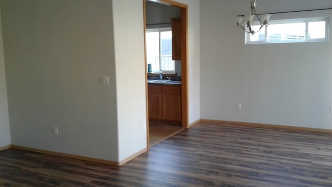 Building Photo - Desirable area of Central Point - Single S...