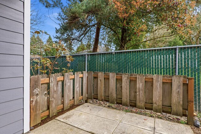 Building Photo - Orchard Hills Condominium Spacious 2-Bedroom Townhome with Modern Upgrades & Great Amenities