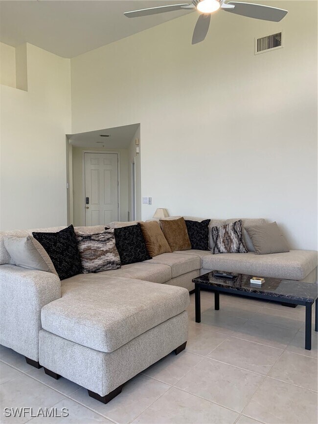 Building Photo - 1530 Clermont Dr