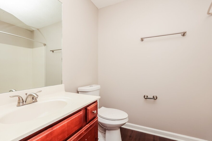 Building Photo - 1025 Lakewalk Dr